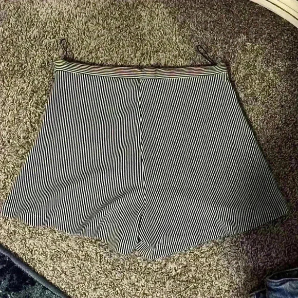 Mango shorts - Picture 2 of 3